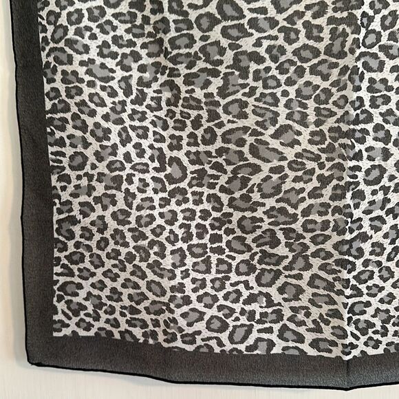Cheetah print black, gray & white semi sheer chiffon polyester square scarf - Picture 5 of 8